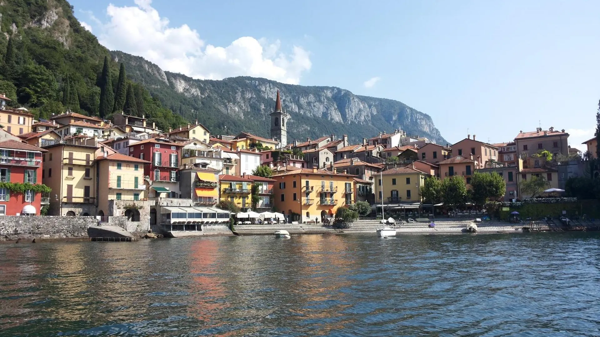 Rosa House Varenna 0*,