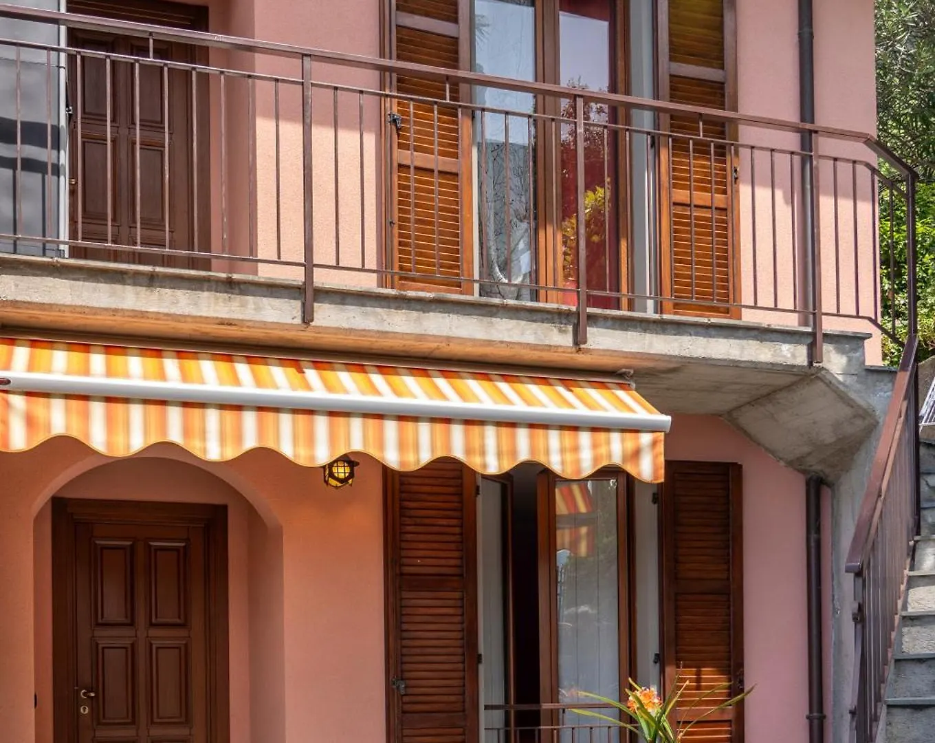 Rosa House Varenna Holiday home